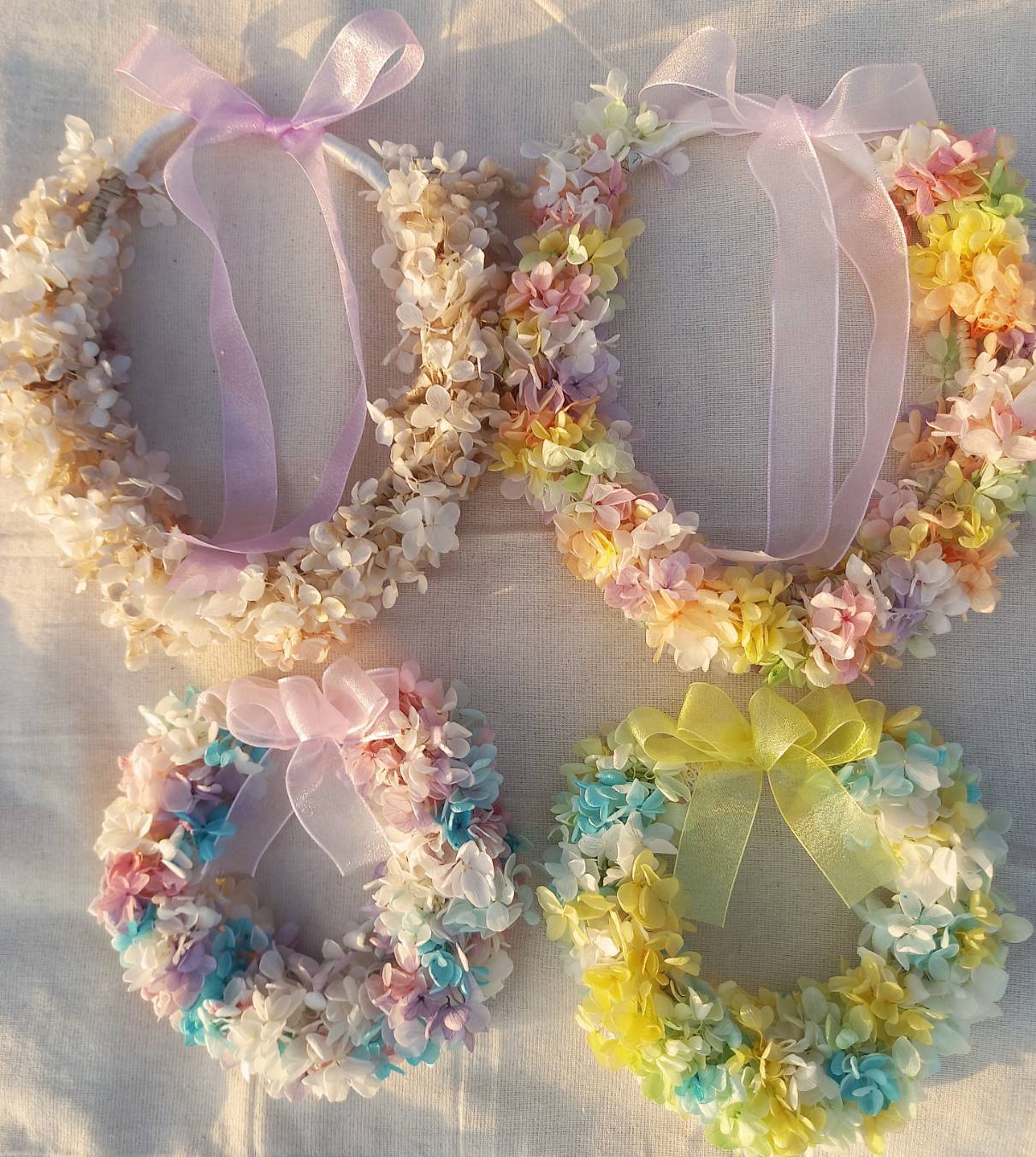 オーダー頂いた二つのリースと二つの花冠。４つのレイが放つ光と癒しが見る人々のHeartに癒しと光をお届け出来ますように。