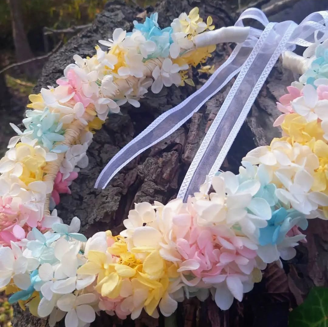 祈りの旅に使って下さいという愛のメッセージと共にオーダー頂いた花冠。この花冠には約束と愛と決意が内包されている。ありがとうございます。