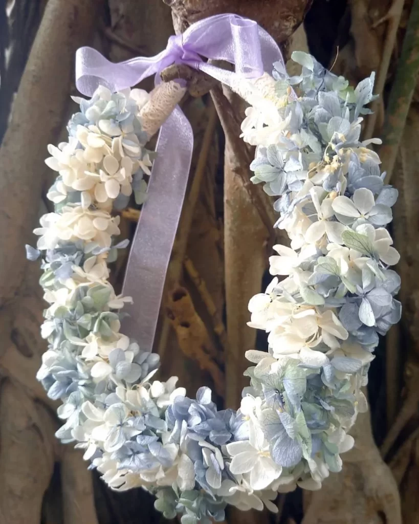 夢の啓示で生まれた花冠第一号。屋久島にて撮影しました。